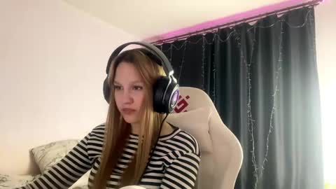 Snapshot of kayceefroehner chatting on May 1, 2026, 6:34 pm Amia online show from May 1, 2026, 6:34 pm