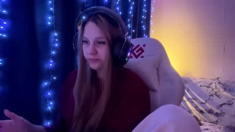 Snapshot of kayceefroehner chatting on May 7, 2026, 7:19 pm Amia online show from May 7, 2026, 7:19 pm