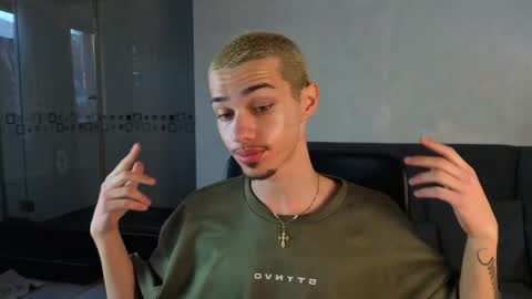 Snapshot of kaydendrew chatting on April 6, 2026, 4:32 am KaydenDrew online show from April 6, 2026, 4:32 am