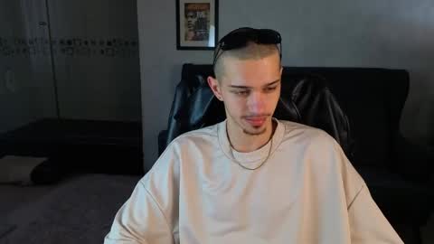 Snapshot of kaydendrew chatting on April 11, 2026, 4:28 am KaydenDrew online show from April 11, 2026, 4:28 am