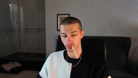 Snapshot of kaydendrew chatting on April 16, 2026, 4:24 am KaydenDrew online show from April 16, 2026, 4:24 am