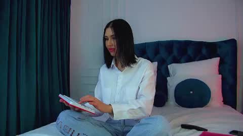 Kayla online show from June 23, 2026, 6:33 am