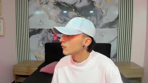 kayn_333 online show from June 2, 2026, 4:58 am