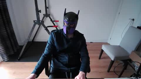 Neon online show from February 2, 2026, 3:44 pm