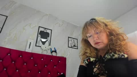 KAZSANDRAH online show from June 9, 2026, 4:57 am
