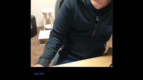 Snapshot of kcirt17225058 chatting on December 1, 2025, 9:42 pm kcirt17225058 online show from December 1, 2025, 9:42 pm