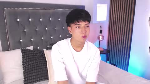 Snapshot of keen_nico chatting on February 19, 2026, 12:56 pm nico online show from February 19, 2026, 12:56 pm