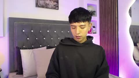 nico online show from April 6, 2026, 12:39 pm