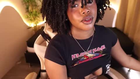 Snapshot of kehlannis_ chatting on October 2, 2025, 8:49 pm Kehlannis online show from October 2, 2025, 8:49 pm