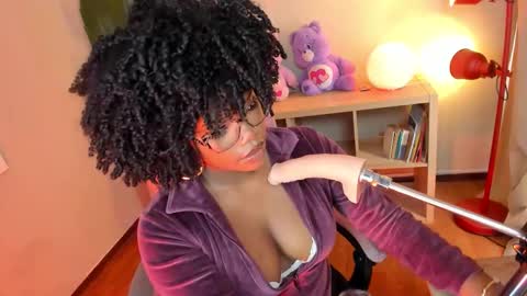 Snapshot of kehlannis_ chatting on February 25, 2026, 7:45 pm Kehlannis online show from February 25, 2026, 7:45 pm