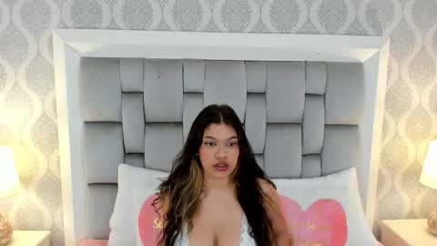 Keiira Fox online show from January 13, 2026, 11:15 am