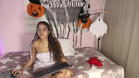 keila online show from October 30, 2025, 2:57 am