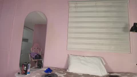 keila online show from November 4, 2025, 2:10 am