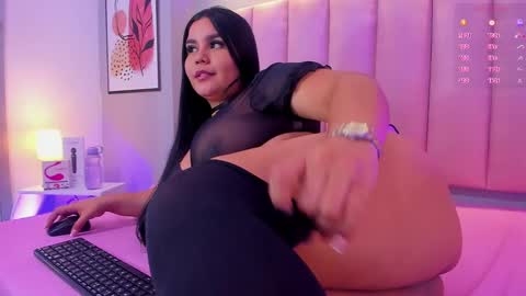 Snapshot of keily_ross1 chatting on February 4, 2025, 12:29 am Keily Ross online show from February 4, 2025, 12:29 am