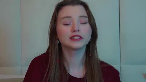 Keira online show from February 2, 2026, 6:28 pm