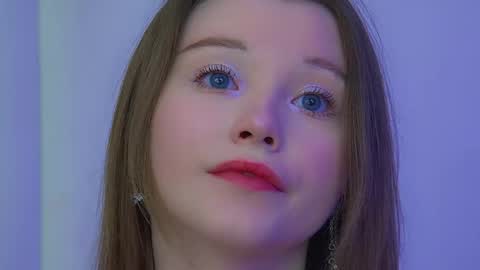 Keira online show from March 12, 2026, 6:25 pm