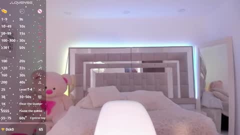 Snapshot of keisha_west chatting on January 30, 2025, 5:49 pm Keisha online show from January 30, 2025, 5:49 pm