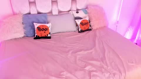 Keisy  online show from October 7, 2025, 2:58 pm