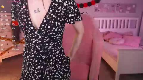 Snapshot of keke_pallmer chatting on November 1, 2025, 7:32 am Rina online show from November 1, 2025, 7:32 am