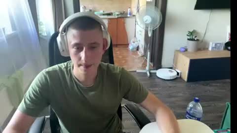 Snapshot of keksik__ chatting on July 2, 2026, 11:05 am keksik__ online show from July 2, 2026, 11:05 am