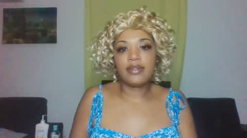 Snapshot of kelliecapri chatting on June 19, 2026, 5:12 am Kellie online show from June 19, 2026, 5:12 am