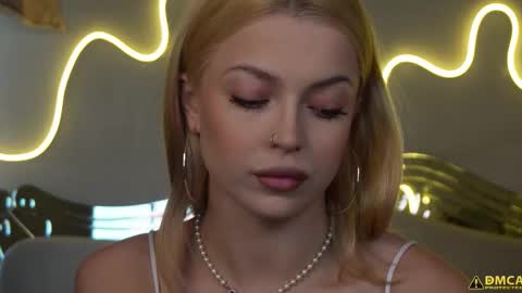 Kelly online show from September 28, 2025, 5:24 am