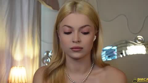 Kelly online show from October 22, 2025, 5:30 am