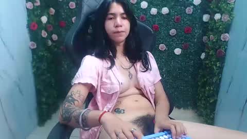 Snapshot of kelly_queenpussy chatting on October 20, 2025, 7:03 pm KEY online show from October 20, 2025, 7:03 pm