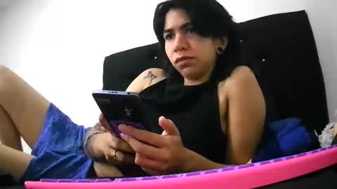 Snapshot of kelly_queenpussy chatting on November 17, 2025, 12:38 am KEY online show from November 17, 2025, 12:38 am