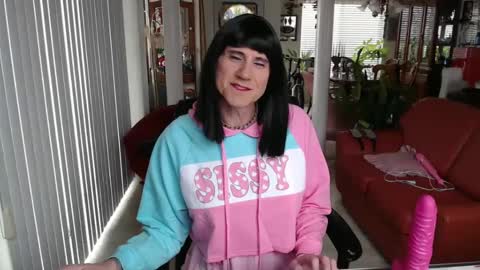 Snapshot of kellyannelynn chatting on February 15, 2025, 6:44 pm kellyanne Lynn but please call me fucktoy online show from February 15, 2025, 6:44 pm