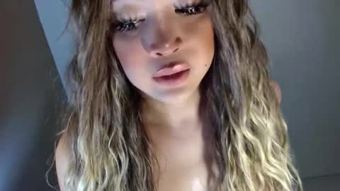 its me KELLY online show from June 10, 2026, 12:04 pm