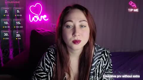 kellycrystall online show from September 28, 2025, 9:14 am