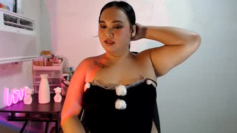 KELLY MCDOLEN online show from July 19, 2026, 1:09 am