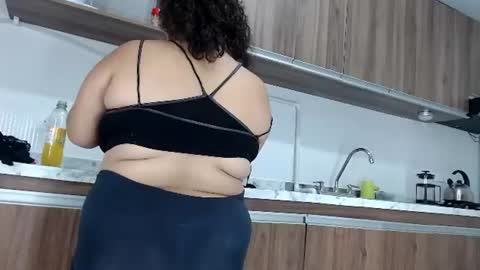 Snapshot of kellyshibary chatting on July 5, 2026, 7:43 pm KELLY LUNA online show from July 5, 2026, 7:43 pm