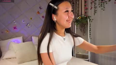 kellyy_bern online show from December 15, 2025, 12:59 am