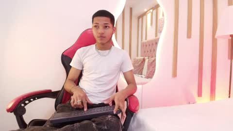 Kelvin online show from April 5, 2026, 12:35 pm