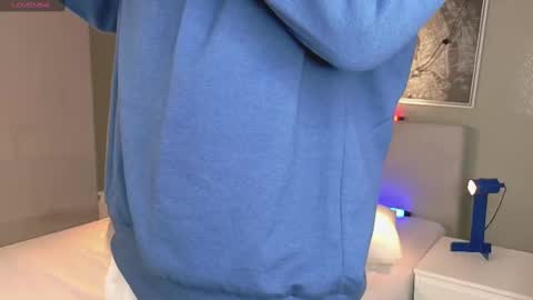   online show from September 27, 2025, 11:48 am