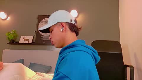   online show from October 20, 2025, 11:32 am