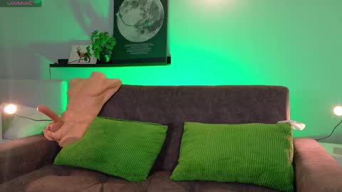   online show from April 9, 2026, 8:42 am