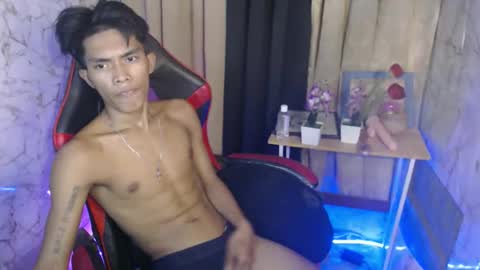 ken_minjun online show from February 4, 2026, 1:11 am