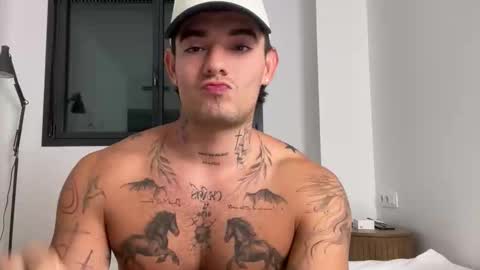 Snapshot of kenboyea_ chatting on October 7, 2025, 3:31 pm luis carlos esteban online show from October 7, 2025, 3:31 pm