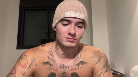 Snapshot of kenboyea_ chatting on October 30, 2025, 4:52 pm luis carlos esteban online show from October 30, 2025, 4:52 pm