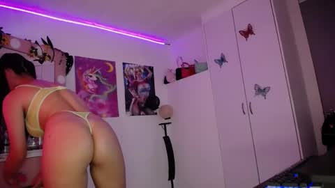 kendall  INSTAGRAM  alice vargas04 online show from December 19, 2024, 10:21 pm