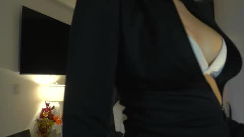 Snapshot of kendall_ruiiz chatting on October 21, 2025, 11:16 pm Andrea online show from October 21, 2025, 11:16 pm