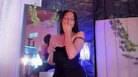 kendall_saenz online show from November 11, 2025, 7:36 pm