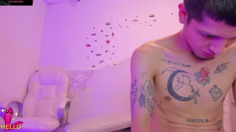 Snapshot of kendalltaylorr chatting on January 15, 2025, 9:02 am Kendall and Taylor online show from January 15, 2025, 9:02 am