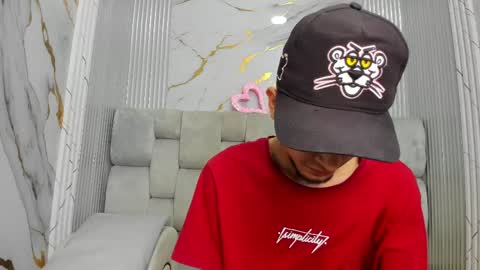 Snapshot of kendalltaylorr chatting on September 22, 2025, 1:02 pm Kendall and Taylor online show from September 22, 2025, 1:02 pm