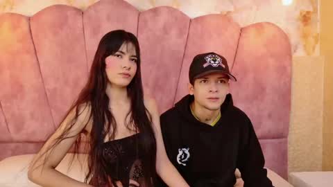 Snapshot of kendalltaylorr chatting on October 25, 2025, 12:23 pm Kendall and Taylor online show from October 25, 2025, 12:23 pm