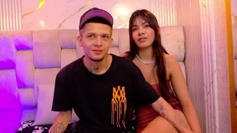 Snapshot of kendalltaylorr chatting on November 20, 2025, 1:00 pm Kendall and Taylor online show from November 20, 2025, 1:00 pm