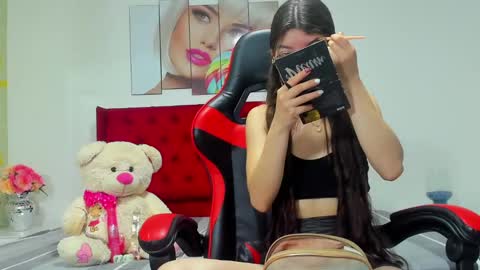 KENDALYENER online show from February 25, 2025, 2:33 pm